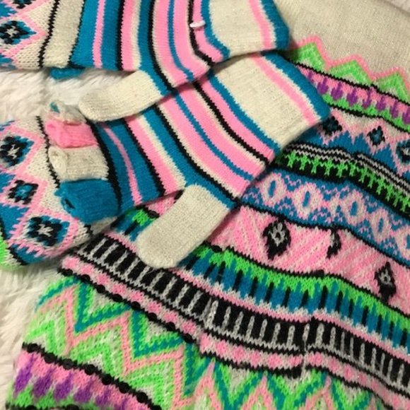 Sequin Sparkle Fair Aisle Pom Pom Scarf & Convertible Mitten to Fingerless Set - Picture 8 of 11